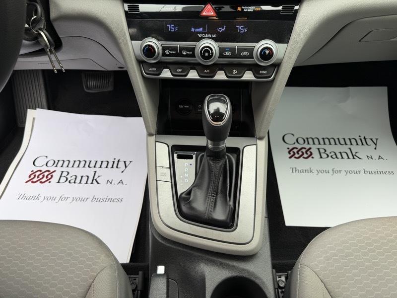 Hyundai Elantra SEL 2020