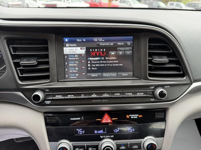 Hyundai Elantra SEL 2020