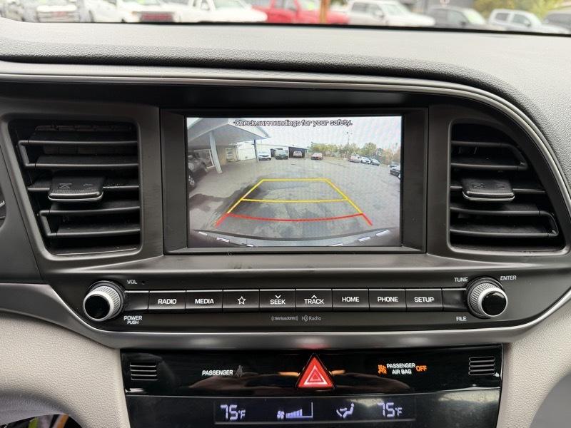 Hyundai Elantra SEL 2020