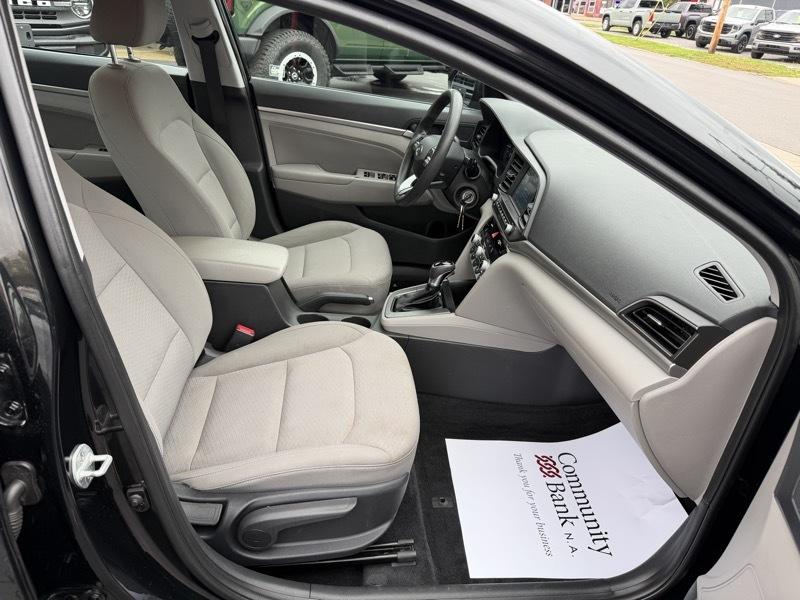 Hyundai Elantra SEL 2020