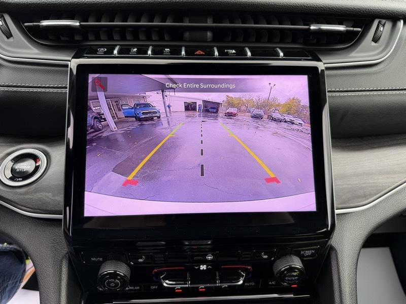 Jeep Grand Cherokee L Limited 4WD 2025