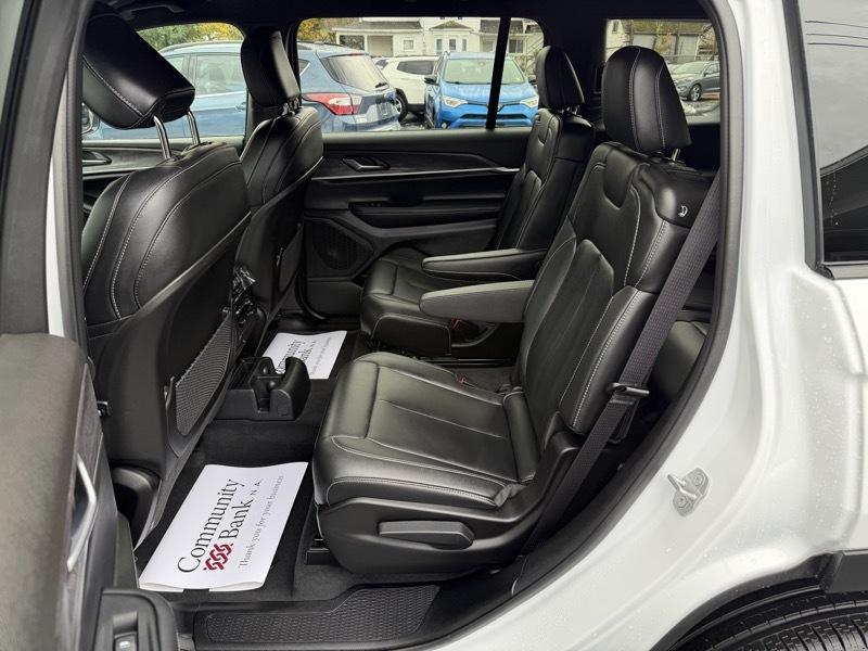 Jeep Grand Cherokee L Limited 4WD 2025