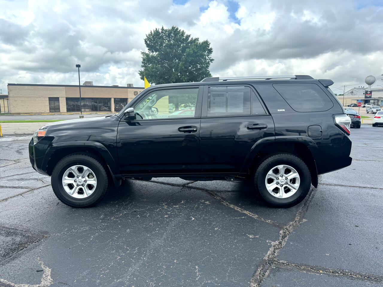 2021 Toyota 4Runner SR5 4WD photo 3