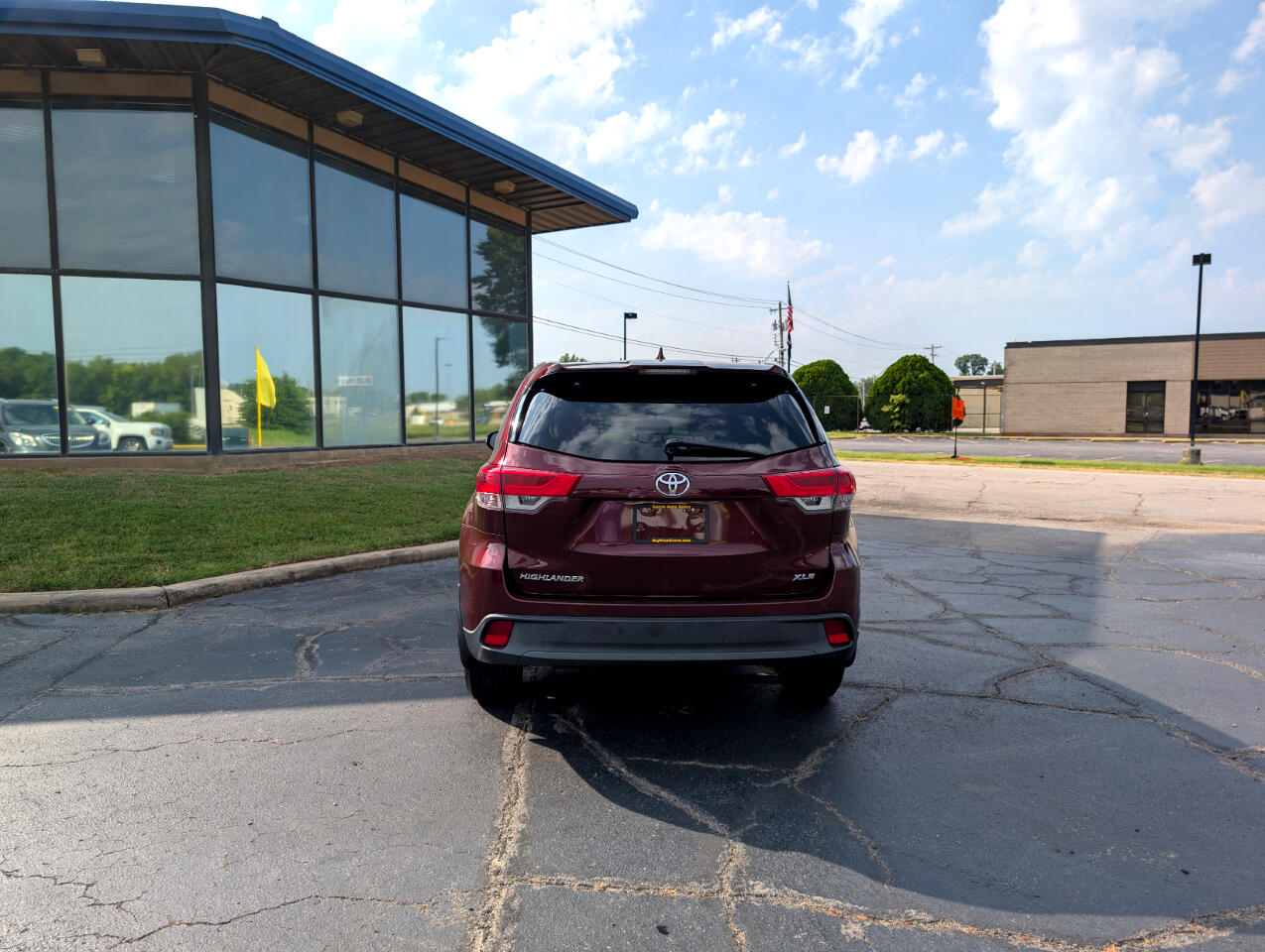 2017 Toyota Highlander XLE photo 2