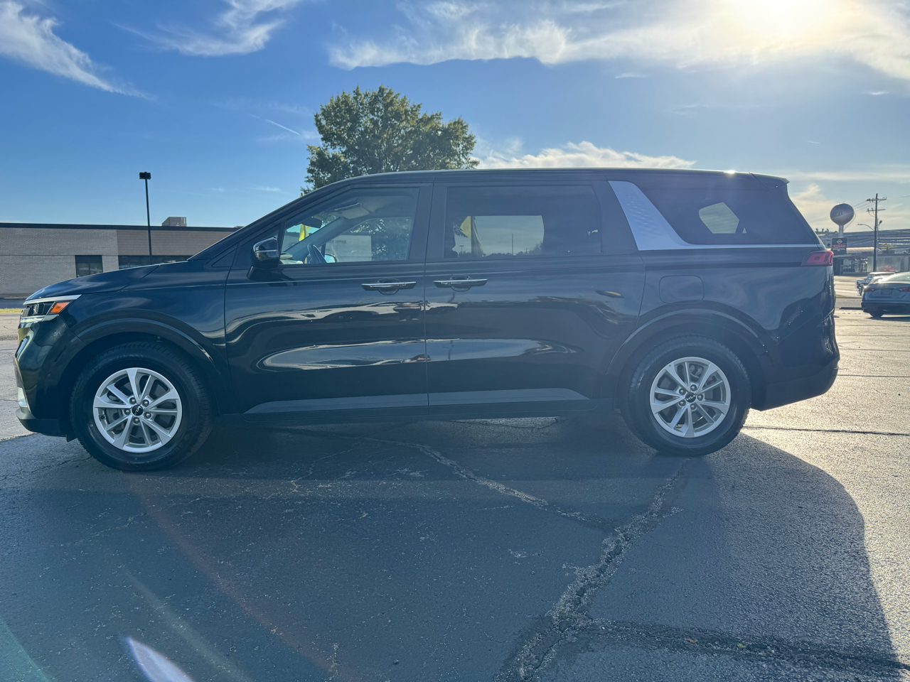 Kia Carnival LX FWD w/Seat Pkg 2024
