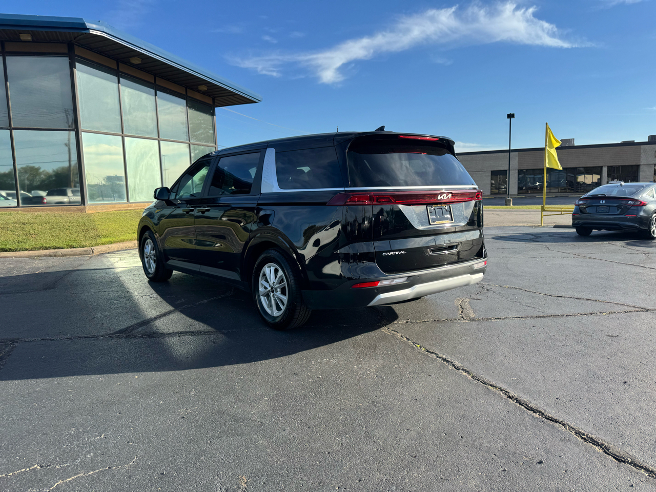 Kia Carnival LX FWD w/Seat Pkg 2024
