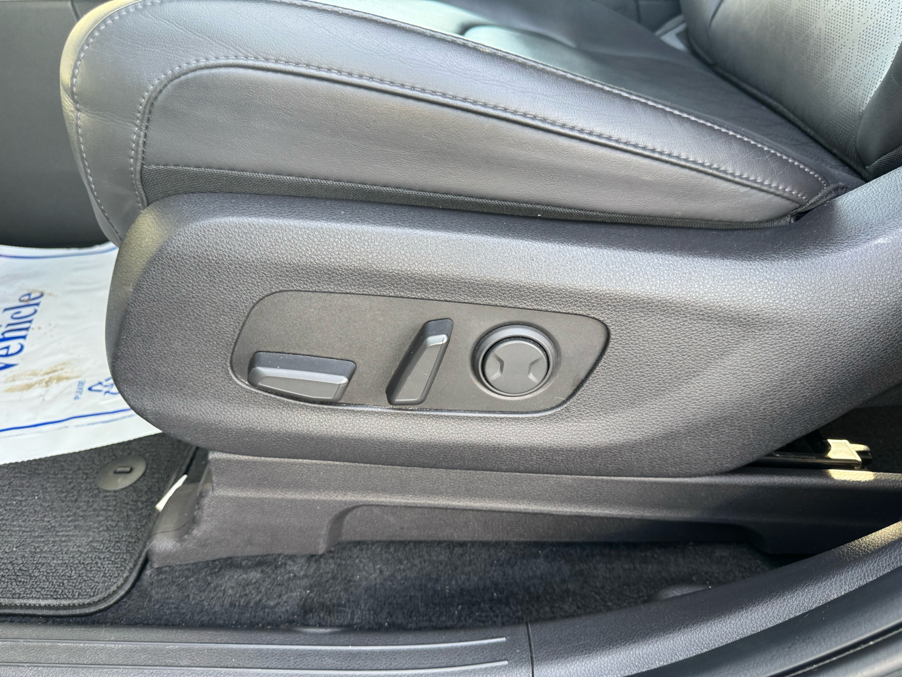 Kia Carnival LX FWD w/Seat Pkg 2024