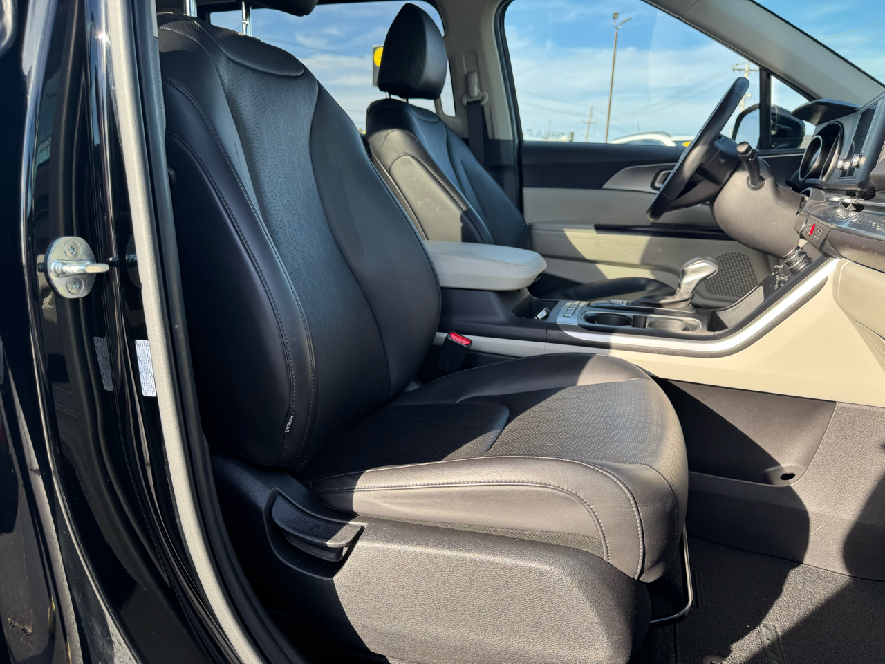 Kia Carnival LX FWD w/Seat Pkg 2024