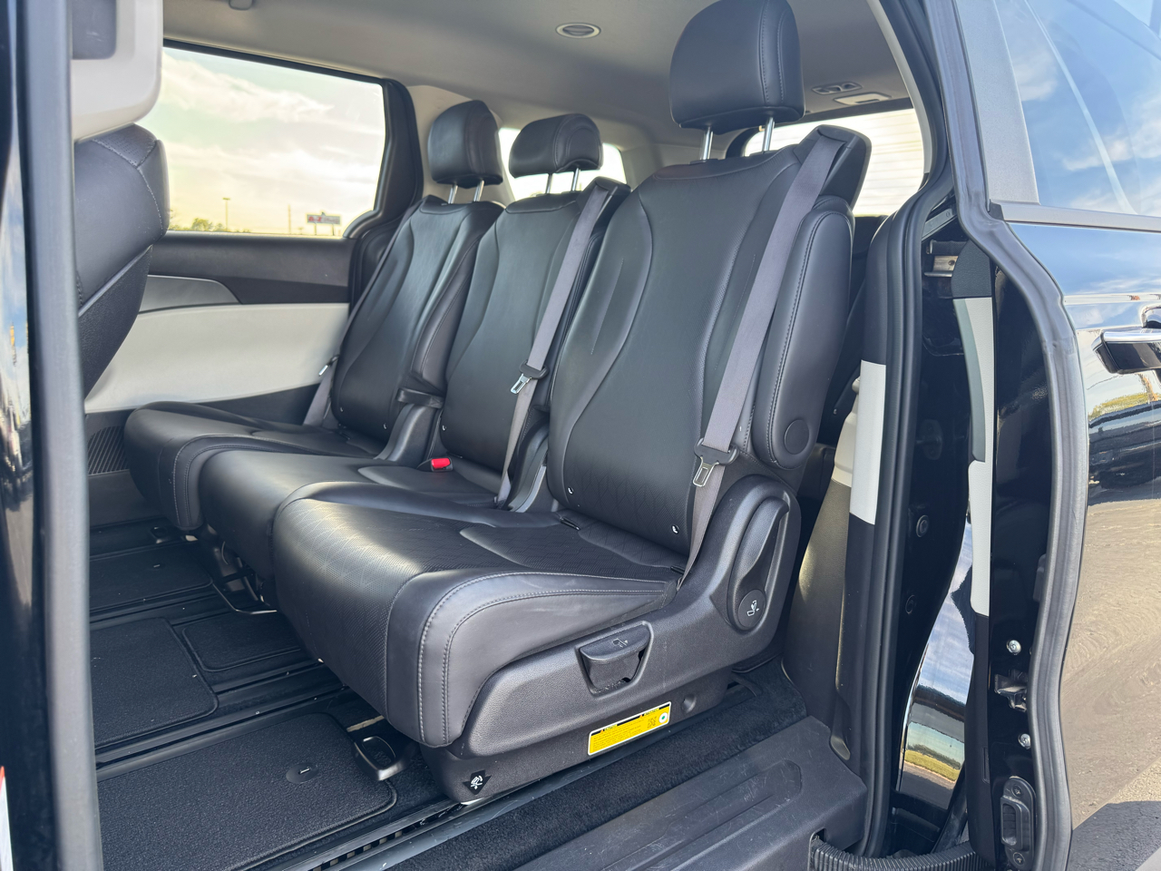 Kia Carnival LX FWD w/Seat Pkg 2024
