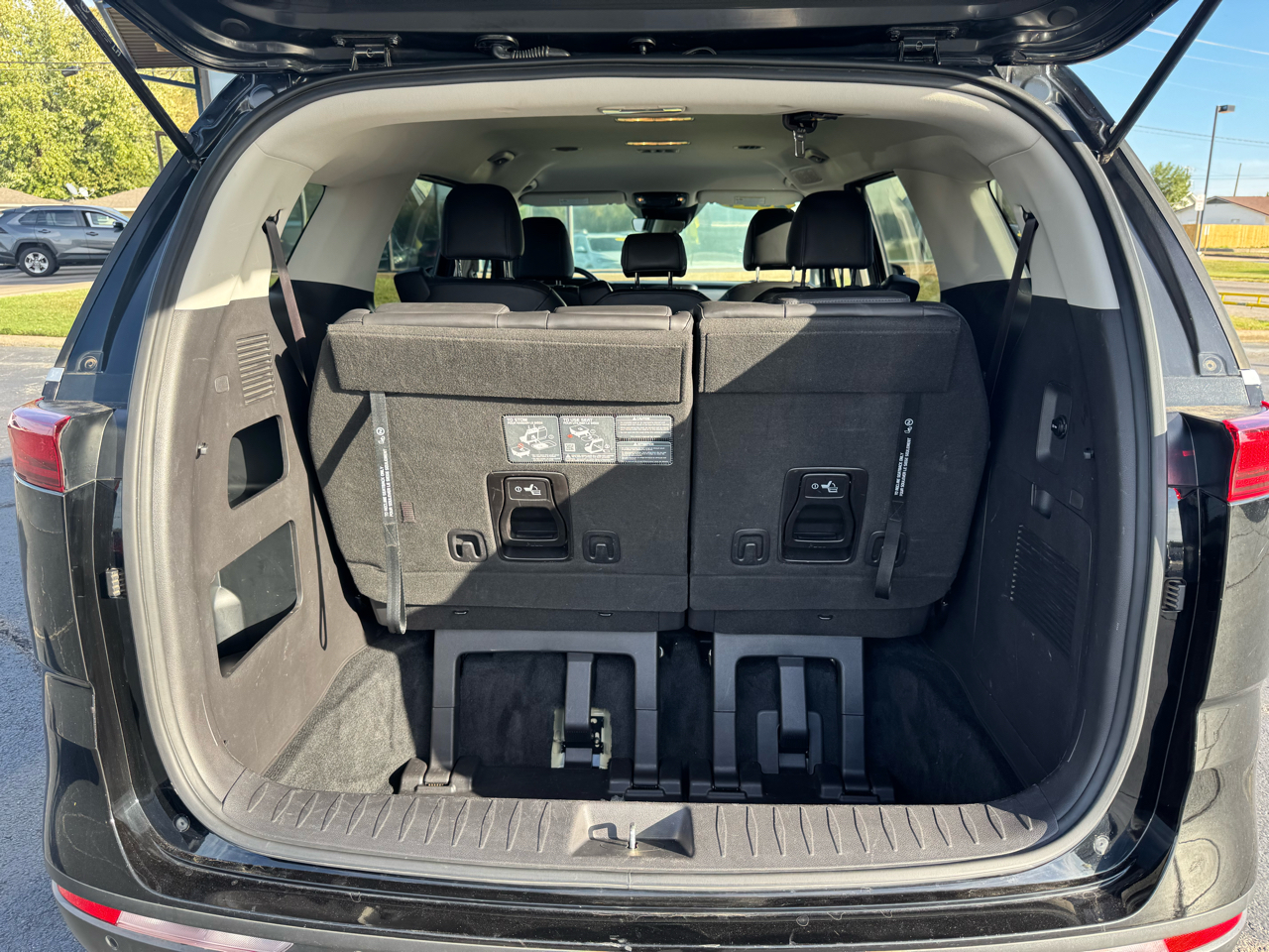 Kia Carnival LX FWD w/Seat Pkg 2024