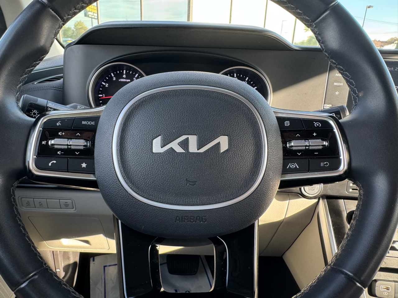 Kia Carnival LX FWD w/Seat Pkg 2024