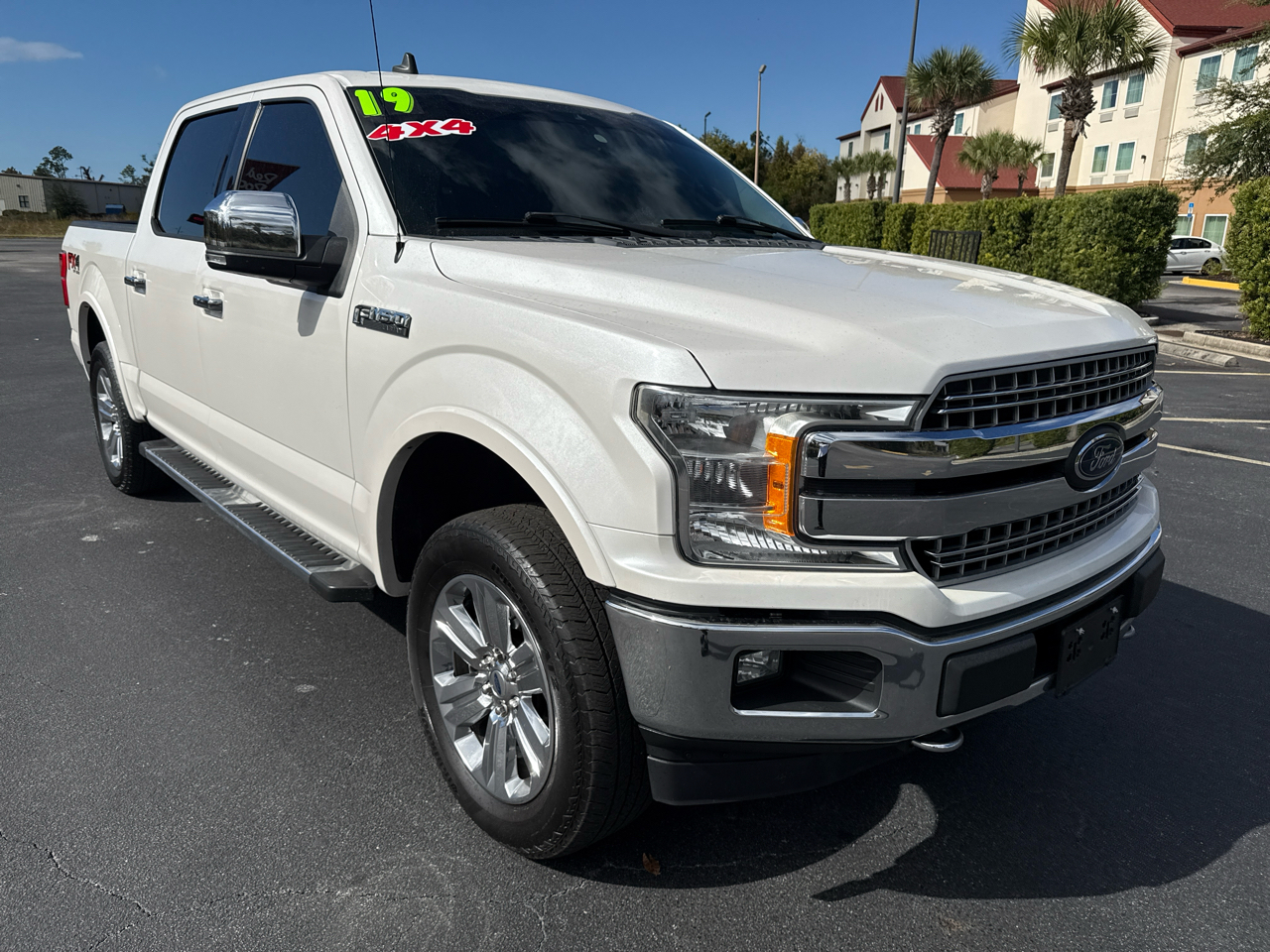 2019 Ford F-150 LARIAT 4WD SuperCrew 5.5' Box