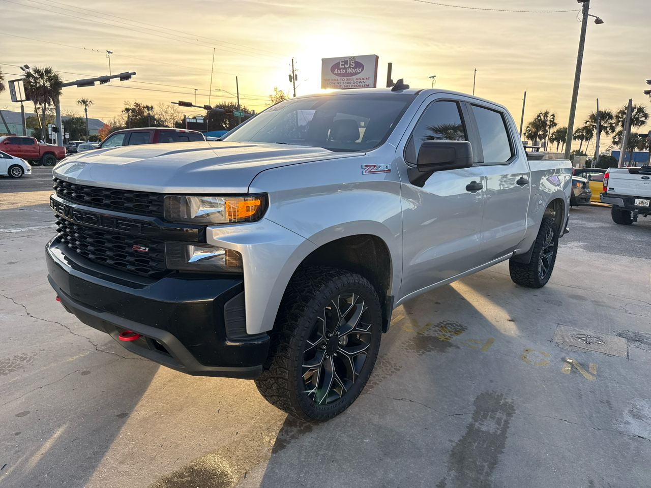 Chevrolet Silverado 1500 4WD Crew Cab 147" Custom Trail Boss 2019