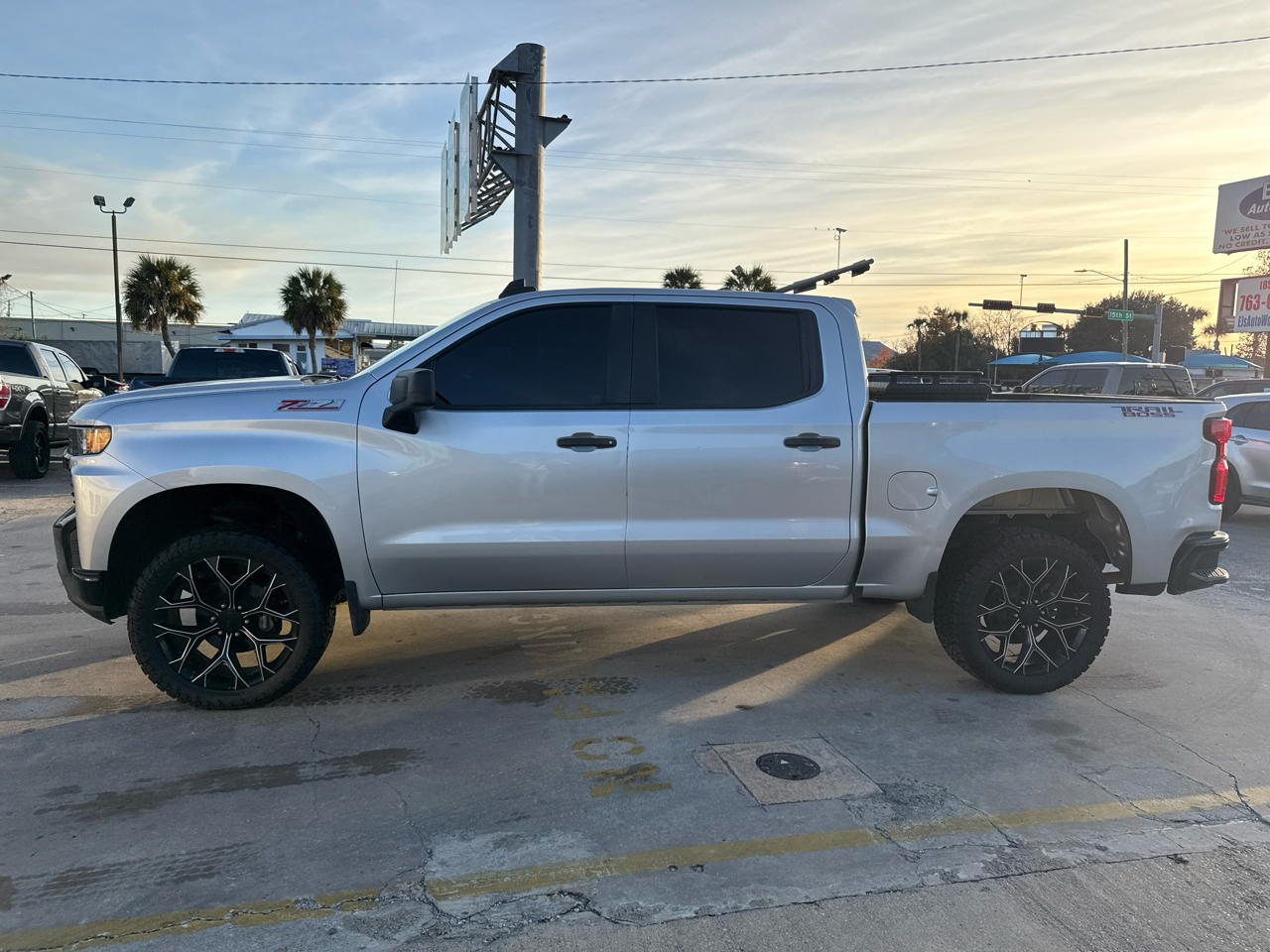 Chevrolet Silverado 1500 4WD Crew Cab 147" Custom Trail Boss 2019
