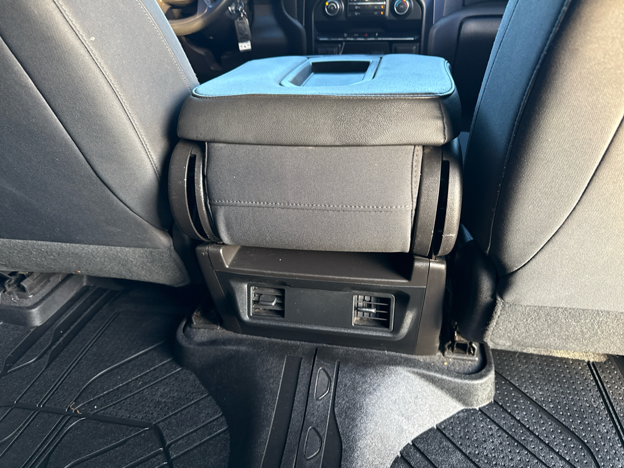 Chevrolet Silverado 1500 4WD Crew Cab 147" Custom Trail Boss 2019