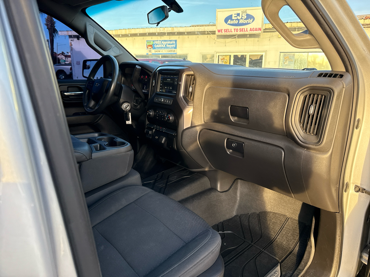 Chevrolet Silverado 1500 4WD Crew Cab 147" Custom Trail Boss 2019