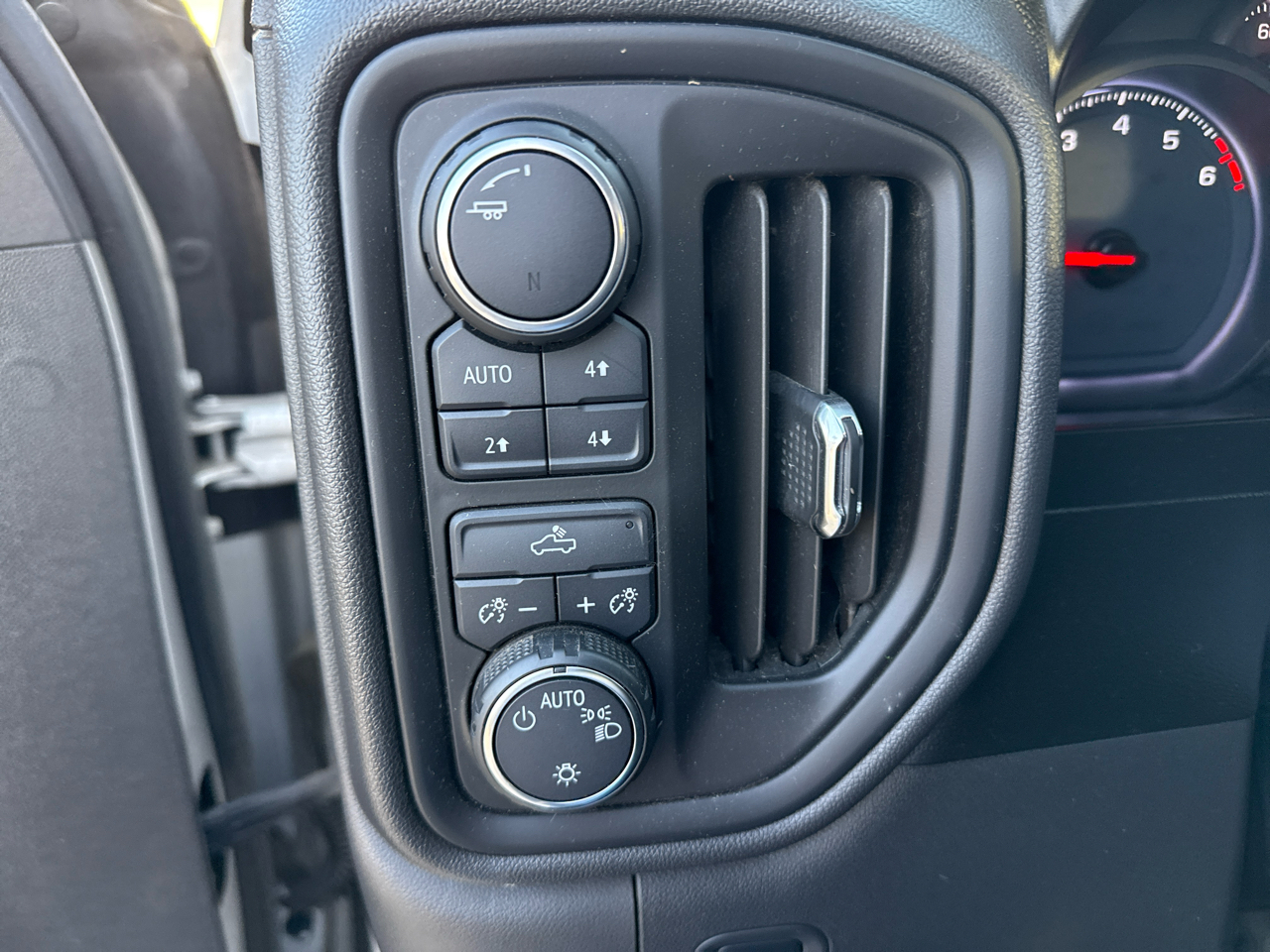 Chevrolet Silverado 1500 4WD Crew Cab 147" Custom Trail Boss 2019