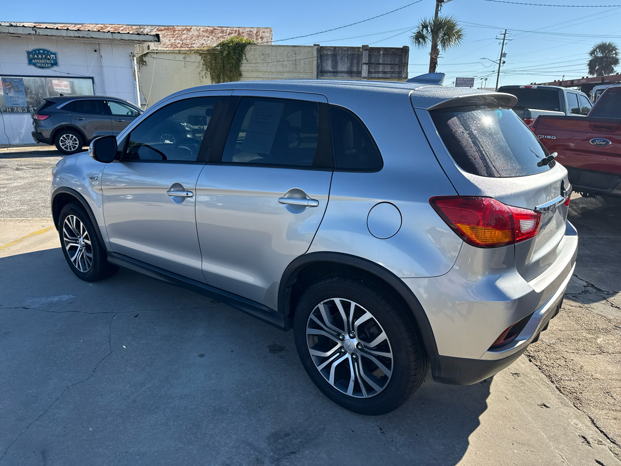 Mitsubishi Outlander Sport ES 2.0 CVT 2018