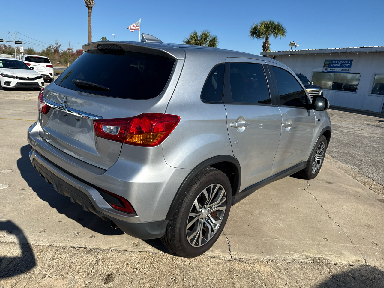 Mitsubishi Outlander Sport ES 2.0 CVT 2018