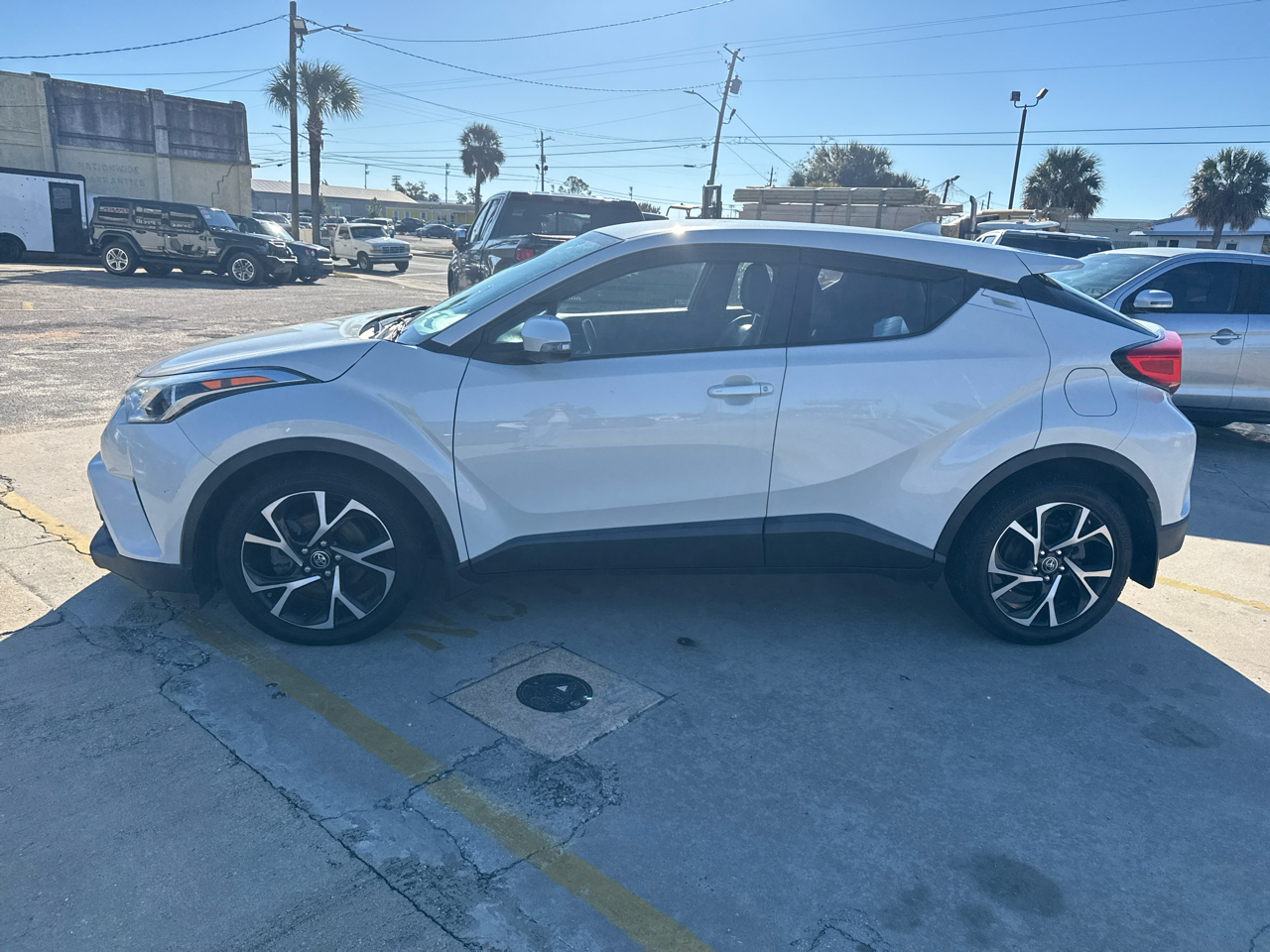 Toyota C-HR XLE FWD (Natl) 2018