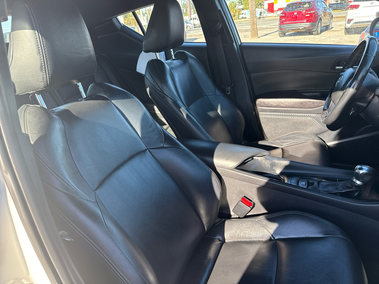 Toyota C-HR XLE FWD (Natl) 2018