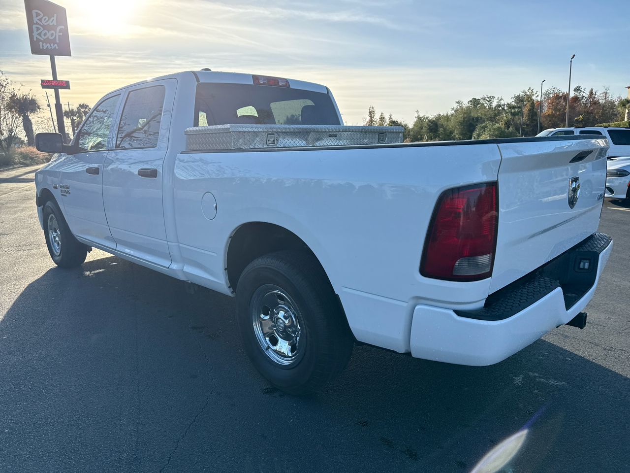 RAM 1500 Classic Tradesman 4x4 Crew Cab 6'4" Box 2022