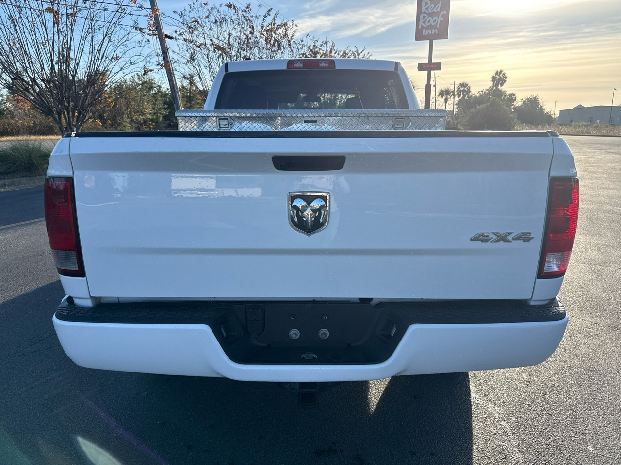 RAM 1500 Classic Tradesman 4x4 Crew Cab 6'4" Box 2022