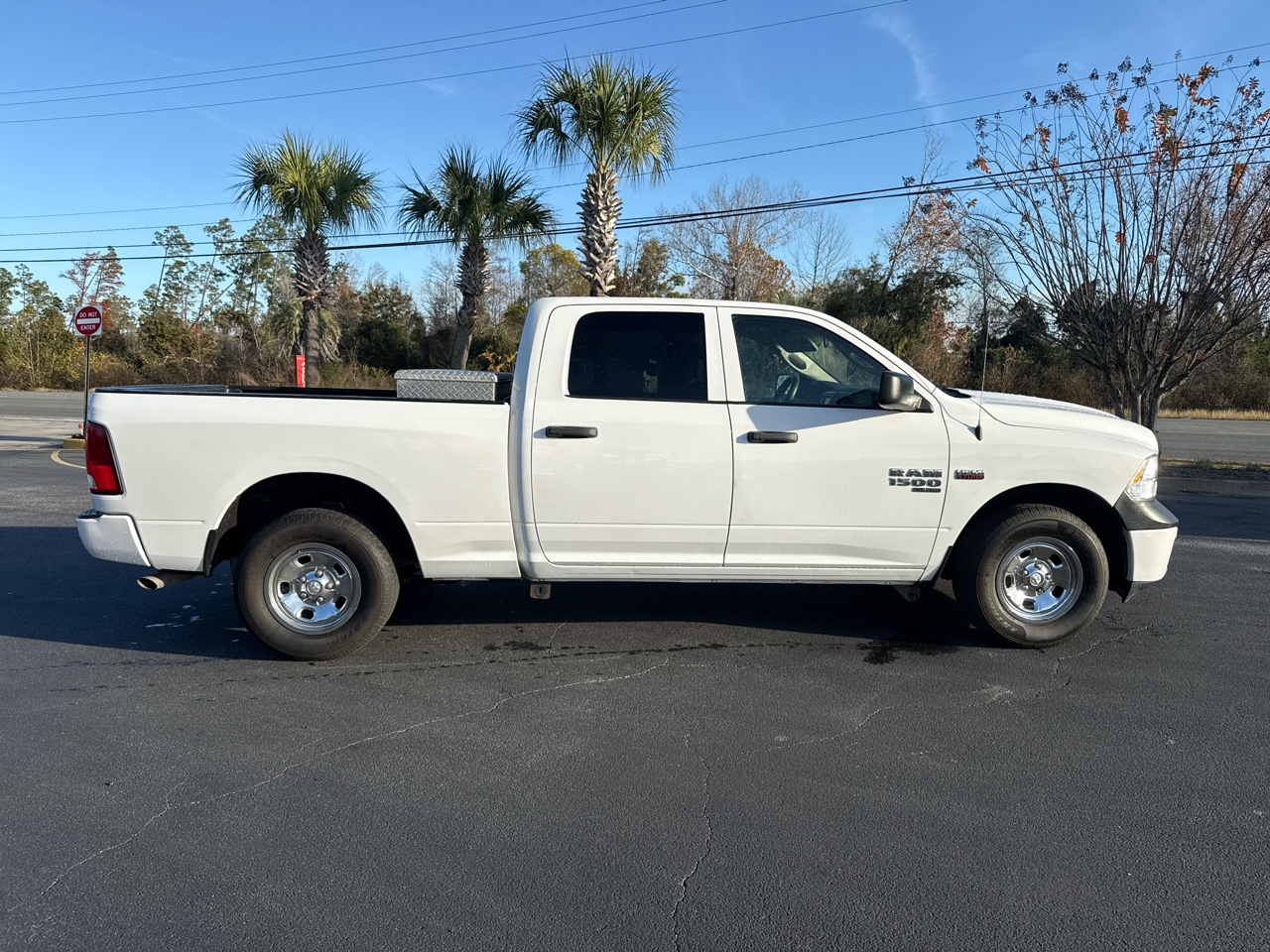 RAM 1500 Classic Tradesman 4x4 Crew Cab 6'4" Box 2022