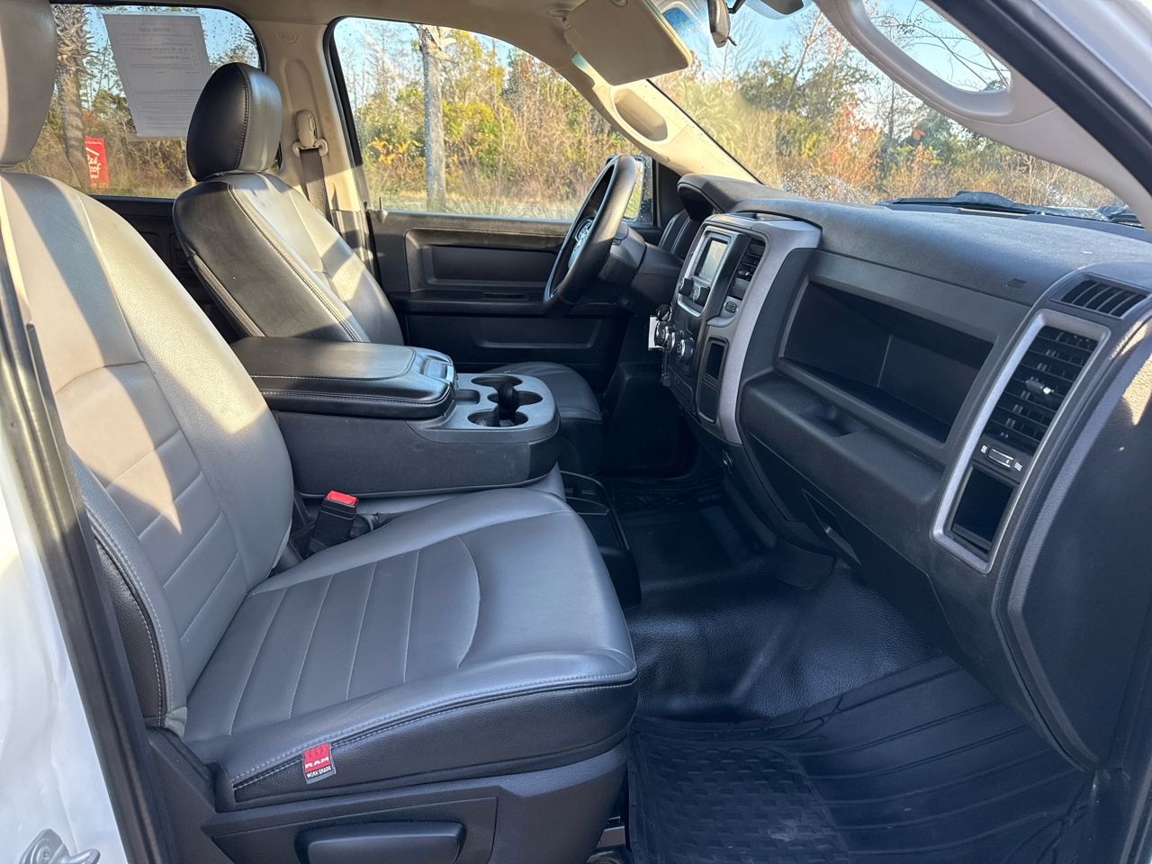 RAM 1500 Classic Tradesman 4x4 Crew Cab 6'4" Box 2022