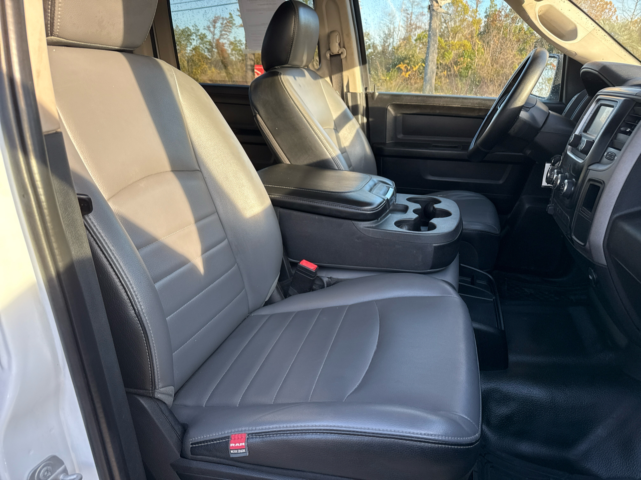 RAM 1500 Classic Tradesman 4x4 Crew Cab 6'4" Box 2022