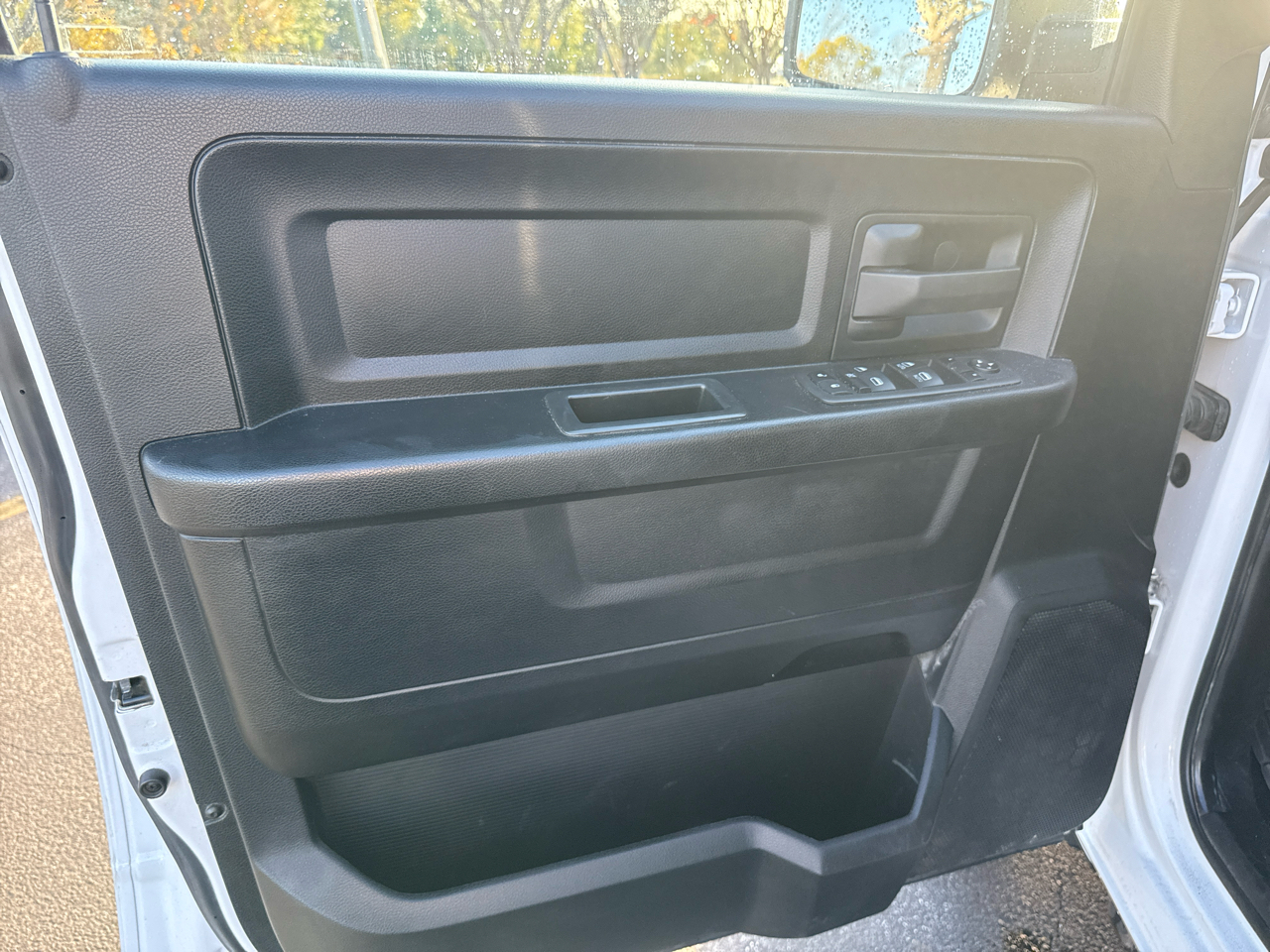 RAM 1500 Classic Tradesman 4x4 Crew Cab 6'4" Box 2022