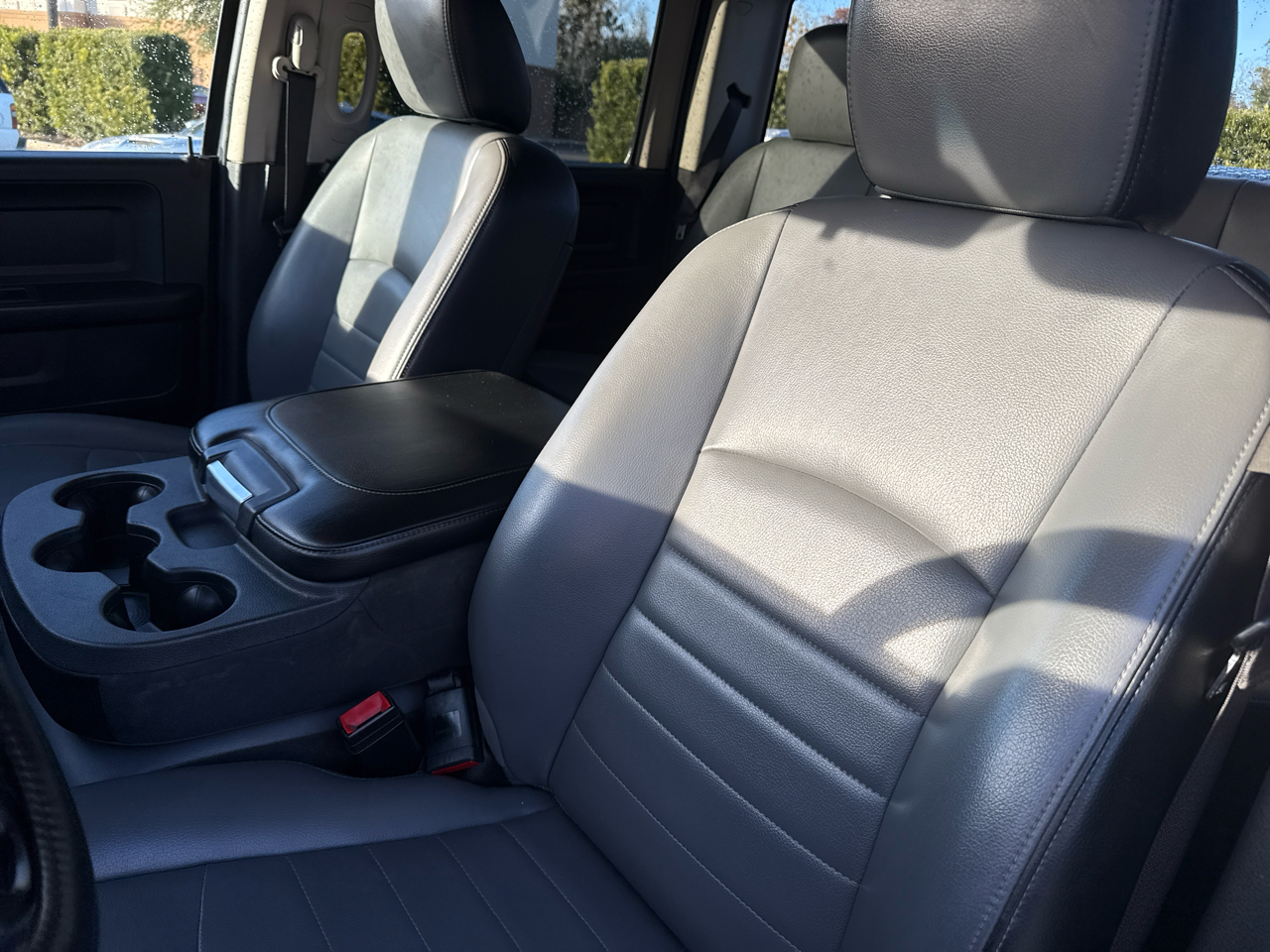 RAM 1500 Classic Tradesman 4x4 Crew Cab 6'4" Box 2022