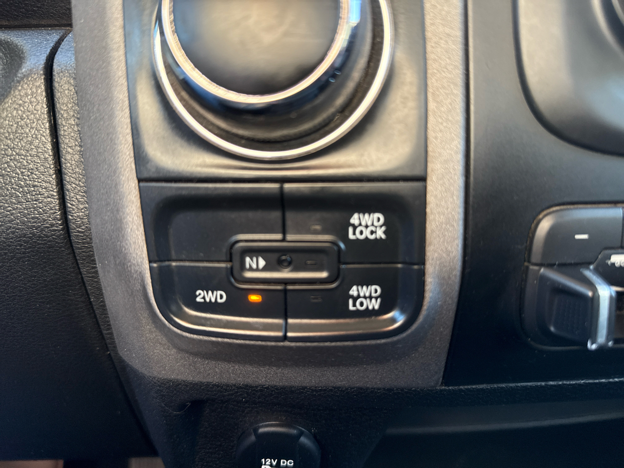 RAM 1500 Classic Tradesman 4x4 Crew Cab 6'4" Box 2022