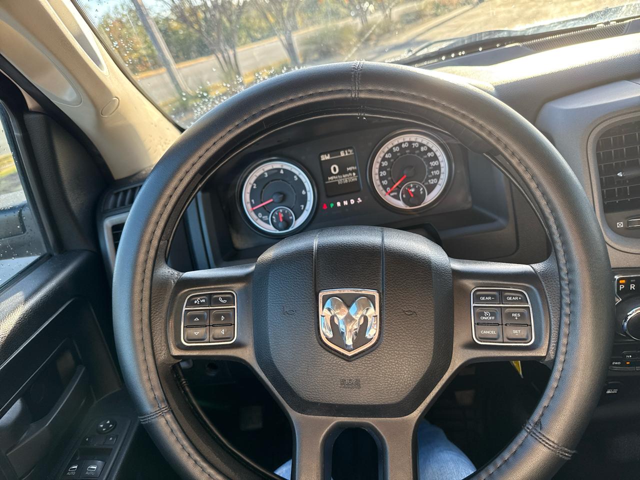 RAM 1500 Classic Tradesman 4x4 Crew Cab 6'4" Box 2022