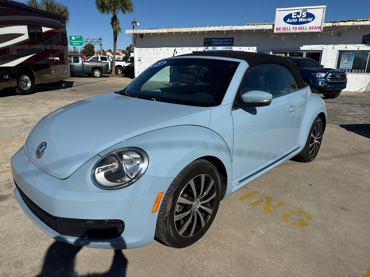 Volkswagen Beetle Convertible 2dr Auto 2.5L 2013