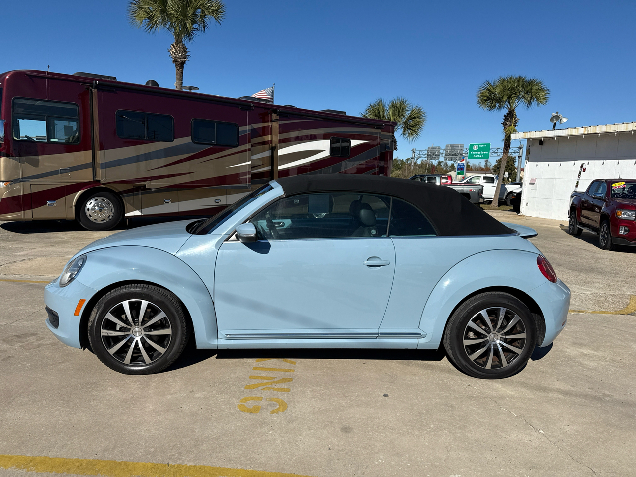 Volkswagen Beetle Convertible 2dr Auto 2.5L 2013