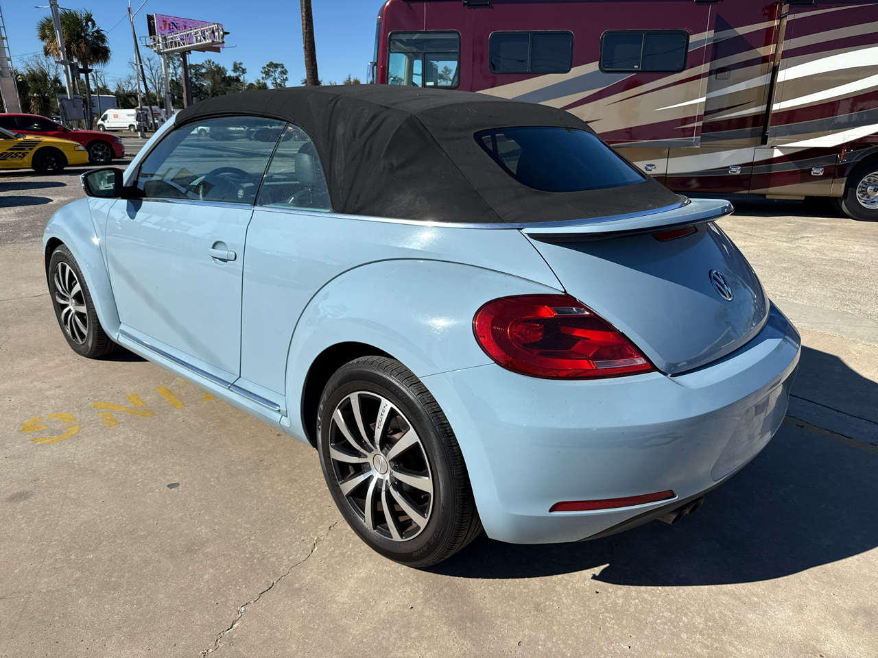 Volkswagen Beetle Convertible 2dr Auto 2.5L 2013