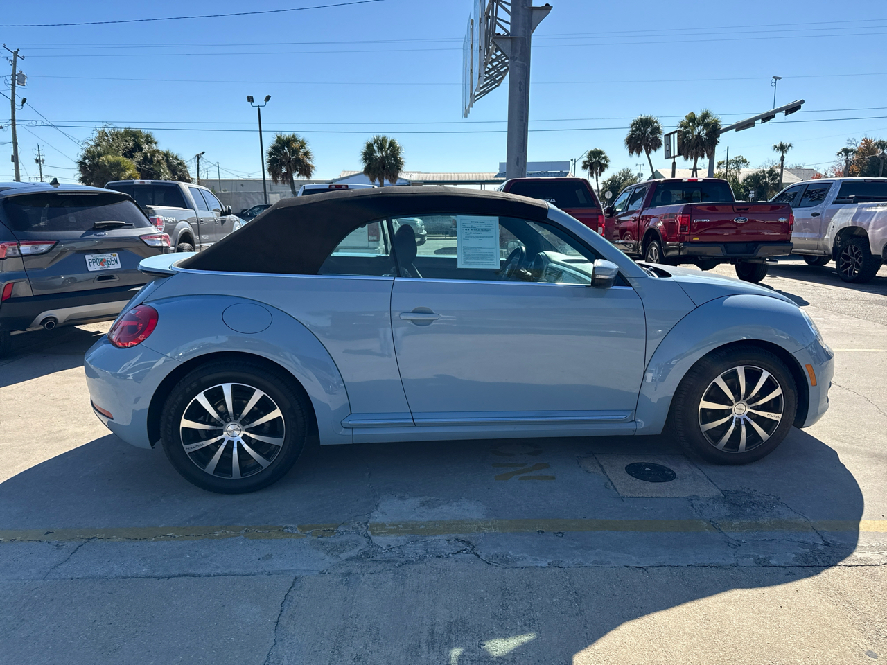 Volkswagen Beetle Convertible 2dr Auto 2.5L 2013