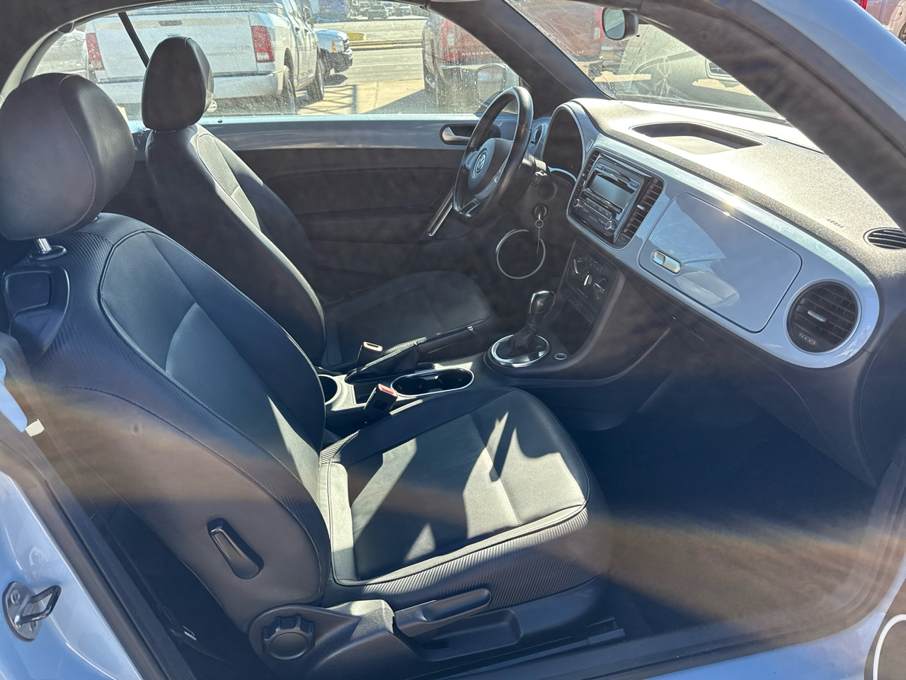 Volkswagen Beetle Convertible 2dr Auto 2.5L 2013