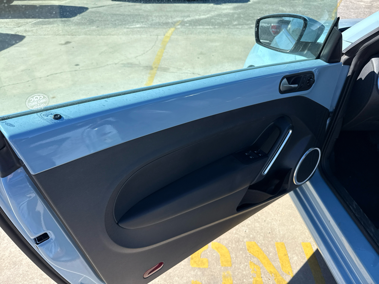 Volkswagen Beetle Convertible 2dr Auto 2.5L 2013