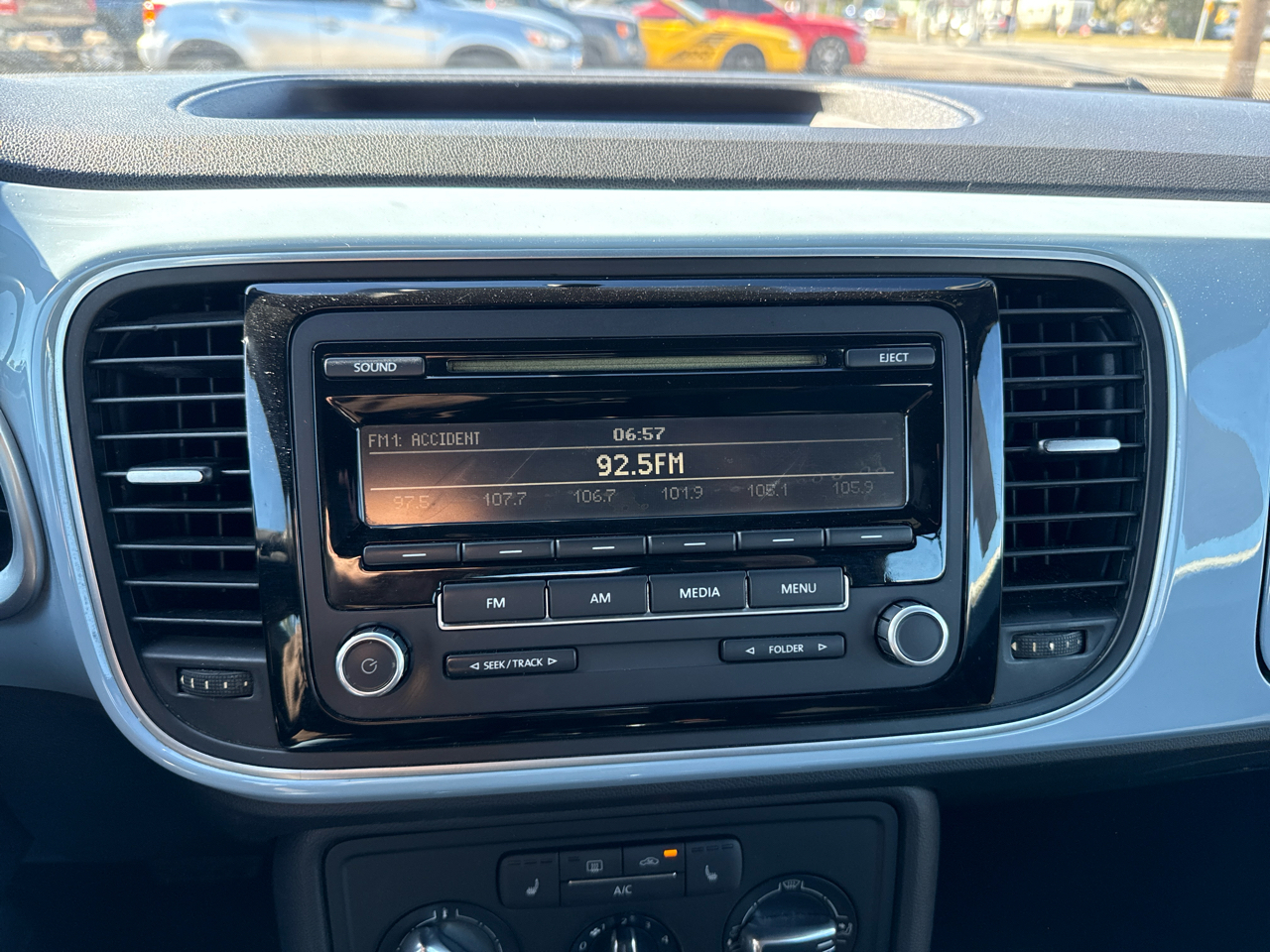 Volkswagen Beetle Convertible 2dr Auto 2.5L 2013