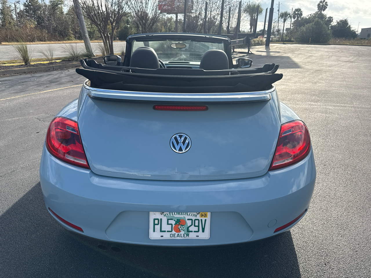 Volkswagen Beetle Convertible 2dr Auto 2.5L 2013