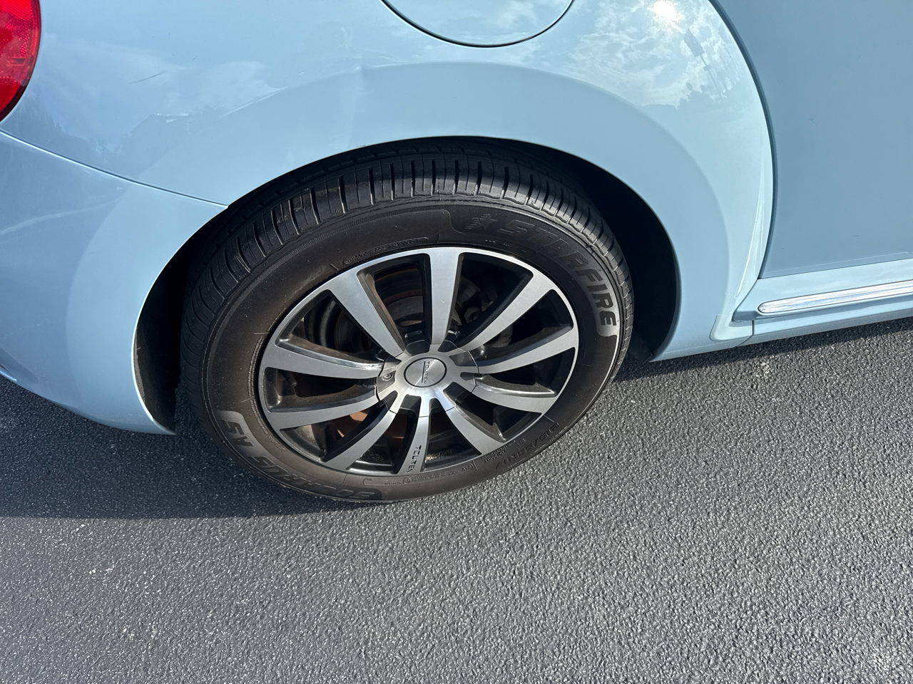 Volkswagen Beetle Convertible 2dr Auto 2.5L 2013