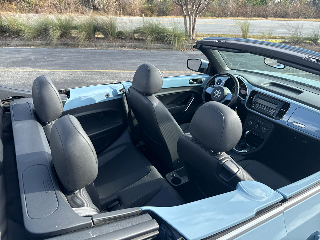 Volkswagen Beetle Convertible 2dr Auto 2.5L 2013