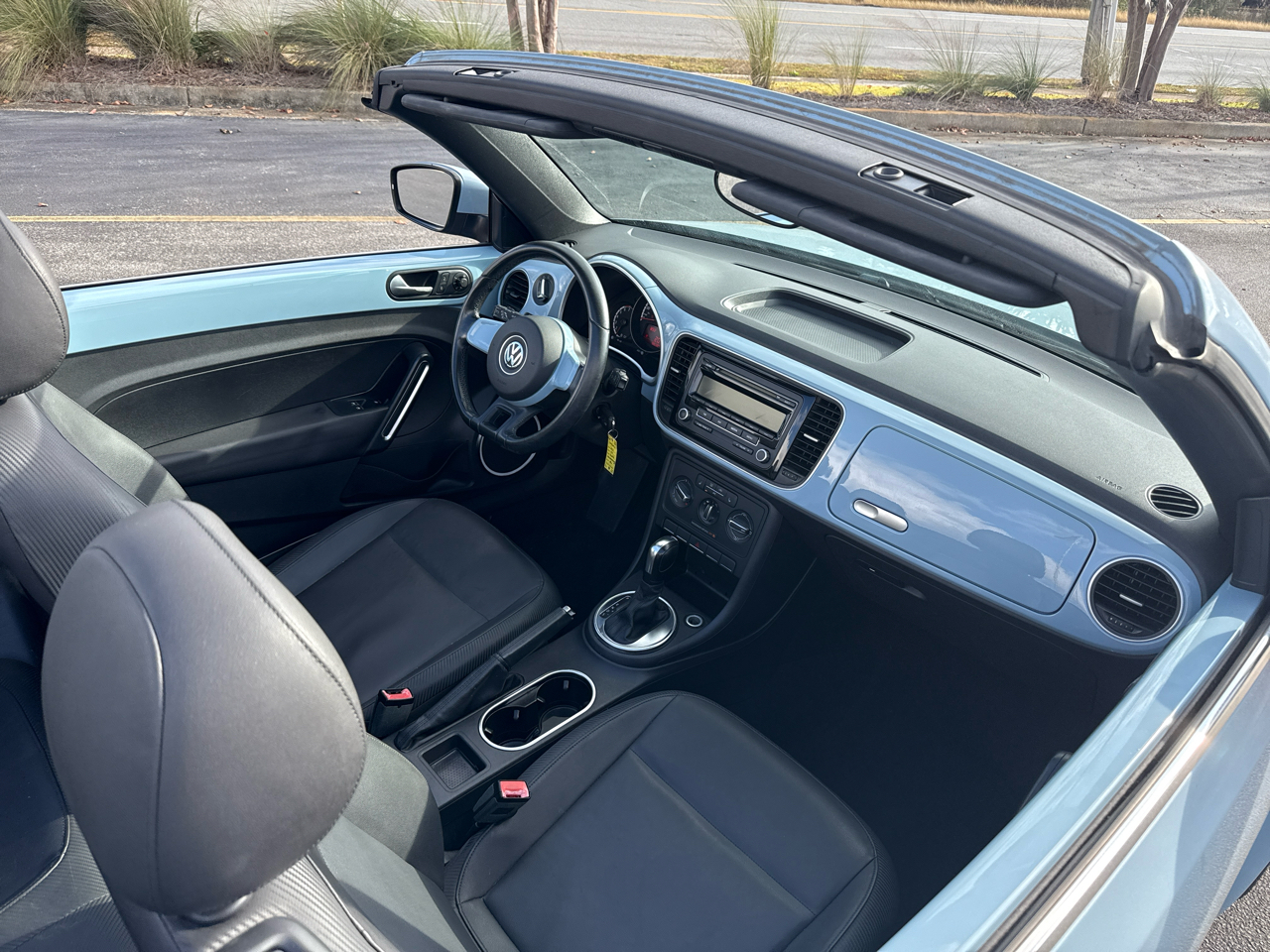 Volkswagen Beetle Convertible 2dr Auto 2.5L 2013