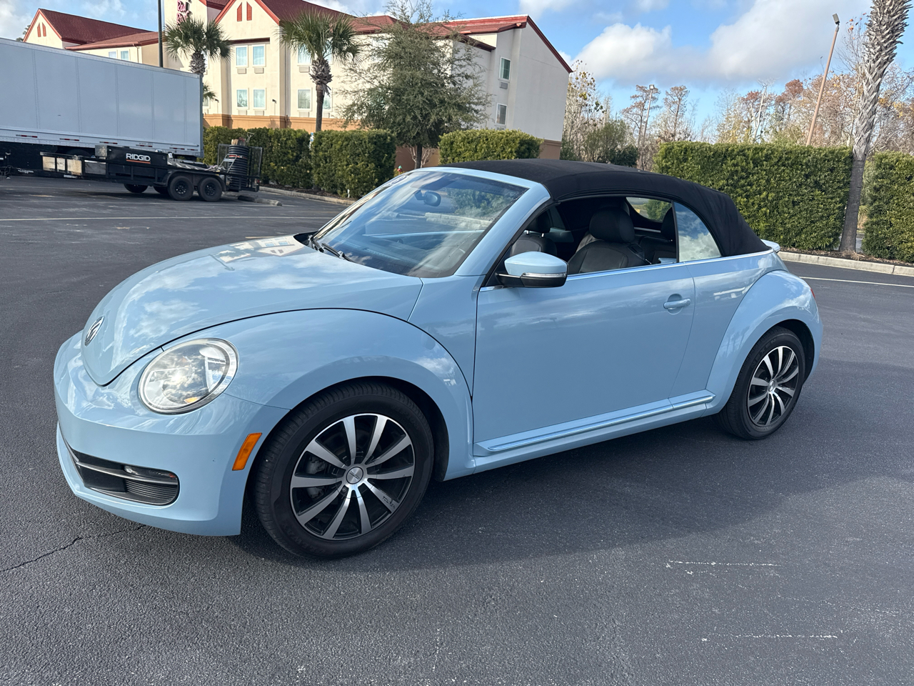 Volkswagen Beetle Convertible 2dr Auto 2.5L 2013