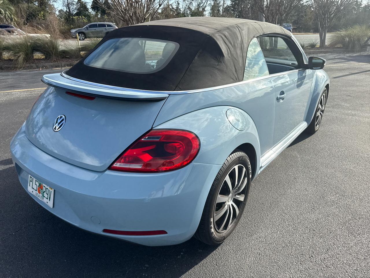 Volkswagen Beetle Convertible 2dr Auto 2.5L 2013