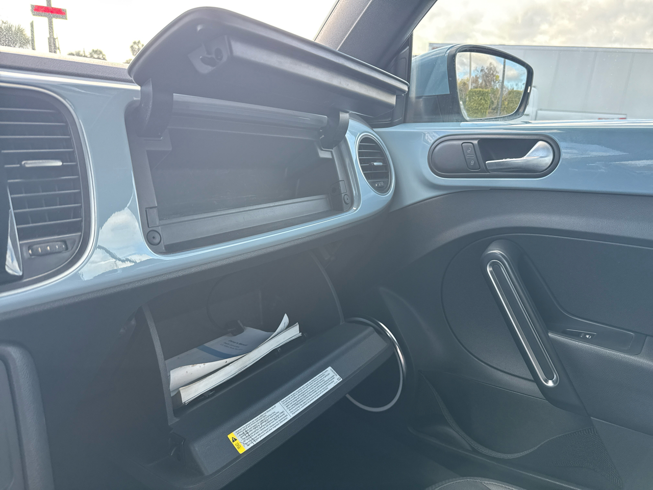 Volkswagen Beetle Convertible 2dr Auto 2.5L 2013