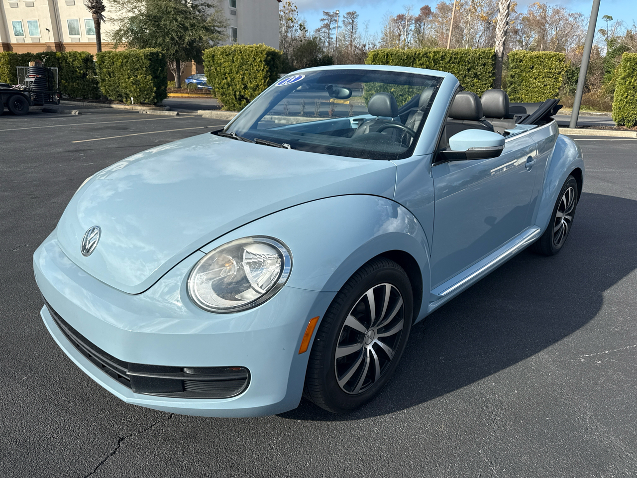 Volkswagen Beetle Convertible 2dr Auto 2.5L 2013