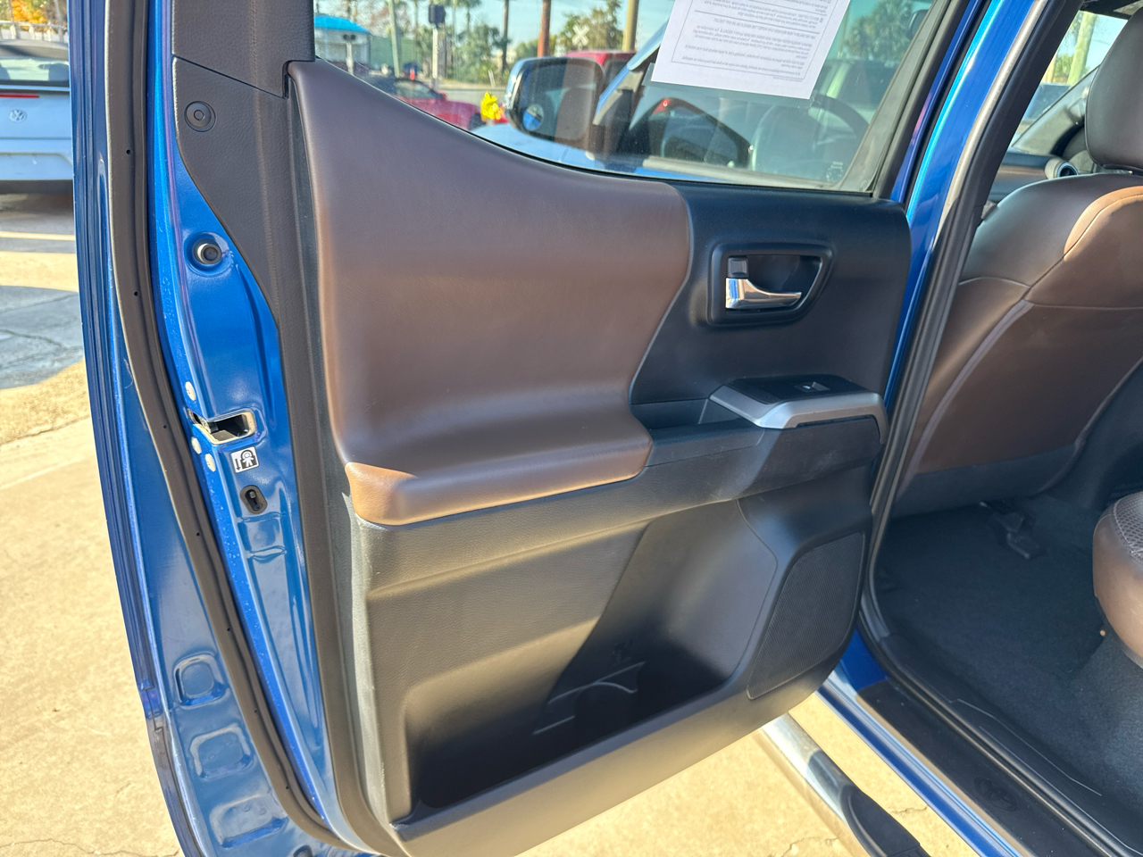 Toyota Tacoma 4WD Double Cab V6 AT Limited (Natl) 2016